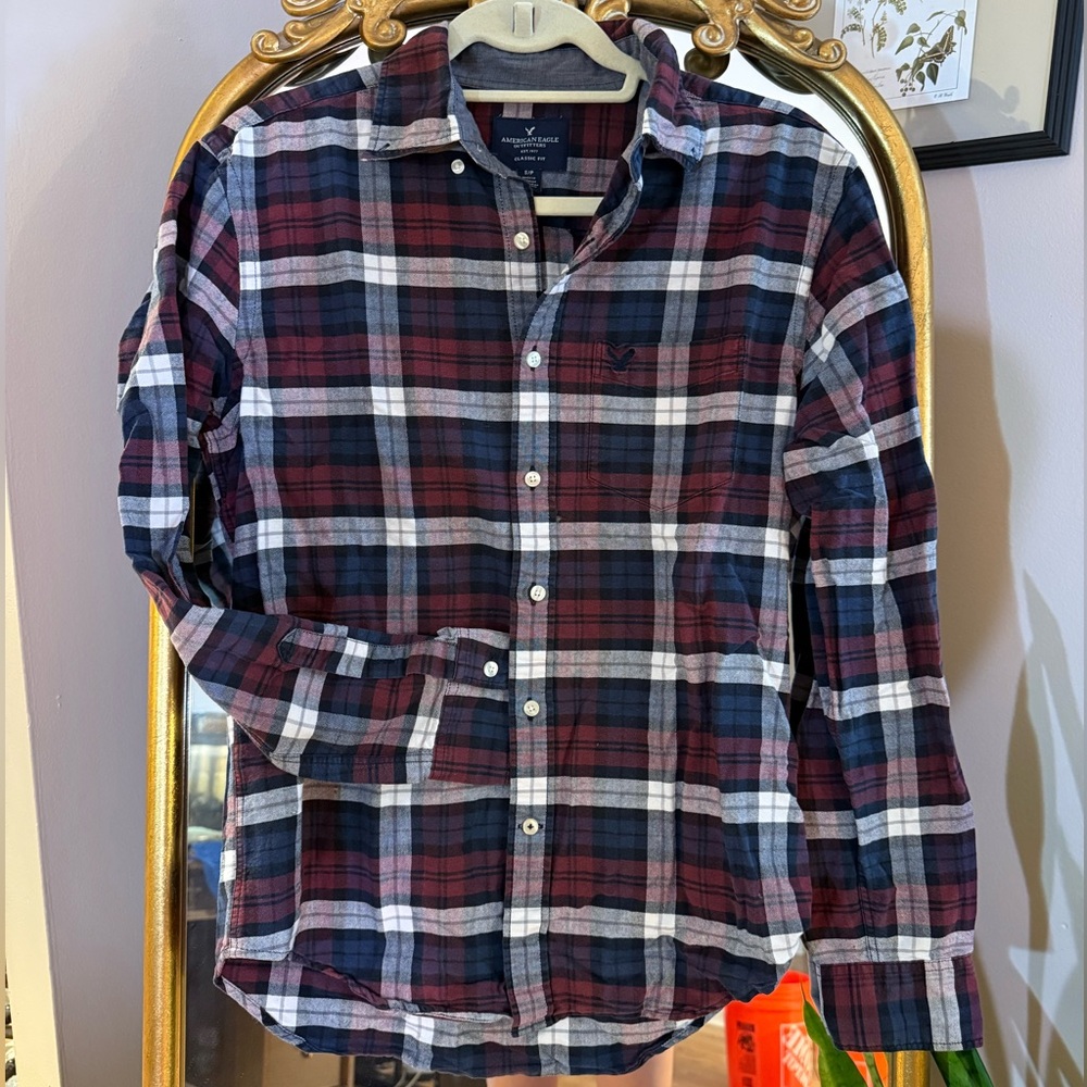 American Eagle Outfitters Men's Plaid Flannel Shirt - Burgundy, Navy, and White